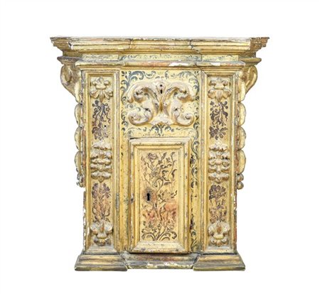Arte del secolo XVII. Tabernacolo di struttura architettonica in legno intaglia