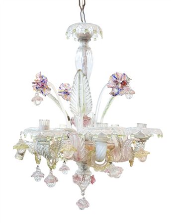 Manifattura di Murano. Lampadario a sei luci in vetro policromo con pendenti a