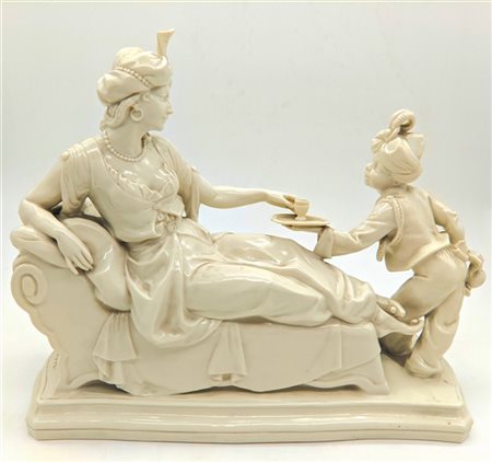 Hugo Meisel (1887-1966)
Gruppo in porcellana bianca raffigurante "Sultana e mor
