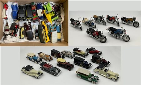Lotto composto da numerosi modellini di automobili e motociclette in metallo sm