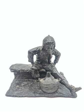 Edoardo Lionetti "Bevitore" Napoli
scultura in bronzo (cm 22x30x21) 
firmato e l