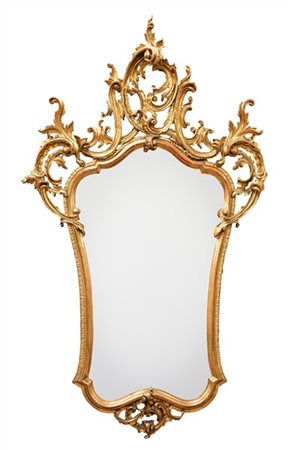 Specchiera con cornice in legno intagliato e dorato di forma sagomata con cimas