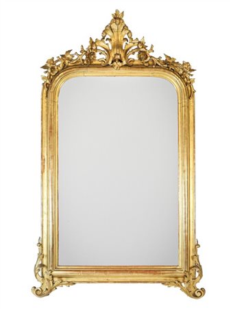 Specchiera con cornice in legno intagliato e dorato, angoli superiori arrotonda