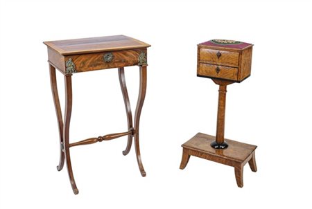 Lotto composto da tavolino da lavoro in mogano e legni vari con piano ribaltabi