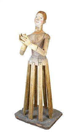 Manichino in legno intagliato con braccia snodabili, testa e mani in stucco dip