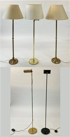 Lotto di quattro lampade da terra di forme e manifatture diverse in ottone e me