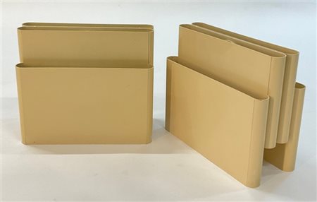 Giotto Stoppino Coppia di portariviste modello "4676". Produzione Kartell, Milan