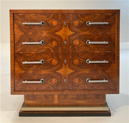 Mobile di gusto Art Déco. Italia, secolo XX. Legno massello e impiallacciato in