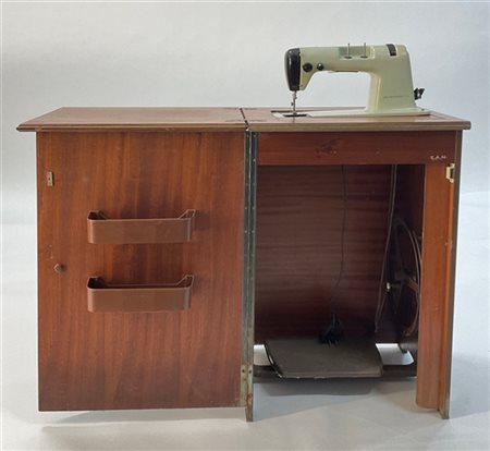 Angelo Mangiarotti Macchina da cucire Salmoiraghi Filotecnica laccata grigia mod