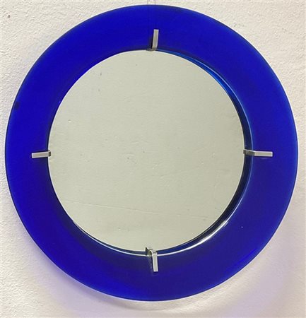 Veca (Attribuito)
* Specchiera circolare con cornice in vetro blu trasparente ed