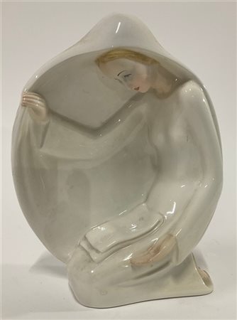 Giovanni Ronzan Madonna inginocchiata. Torino, anni '30. Ceramica formata a cola