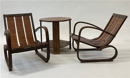 Lotto composto da due poltrone molleggiate in legno curvato al vapore marcate G