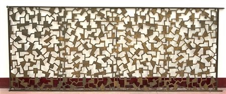 Liliana Grassi Un divisorio in bronzo decorato a motivi astratti geometrici. Mil