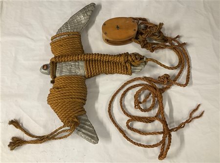 Valerio Trubbiani 1973
scultura in alluminio, corda e materiali vari
(h cm 47) (