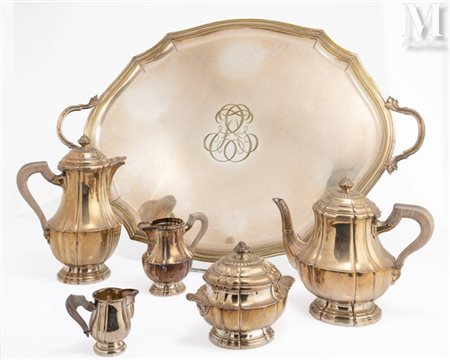 FOUQUET-LAPAR à Paris Service à café et thé en argent doré comprenant une...