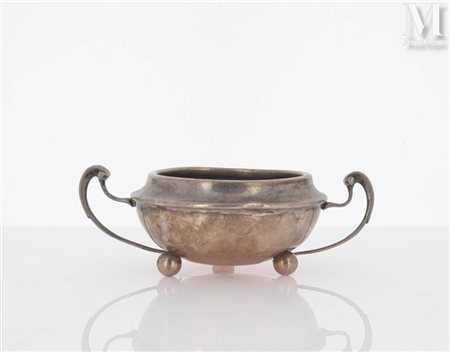 STEWART DAWSON & Co à Londres Pot à sucre en argent Reposant sur trois pieds...