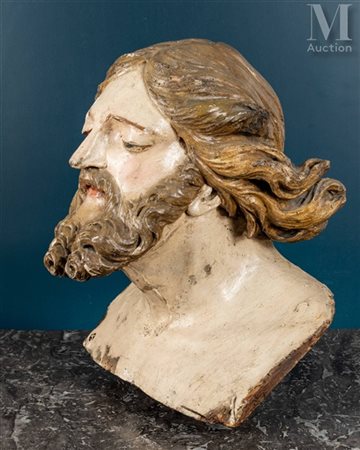 Tête de Christ Tête en bois sculpté peint polychrome représentant le Christ...