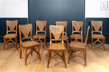 GAUTHIER-POINSIGNON & Cie - Nancy, attribué à Huit chaises en noyer mouluré...
