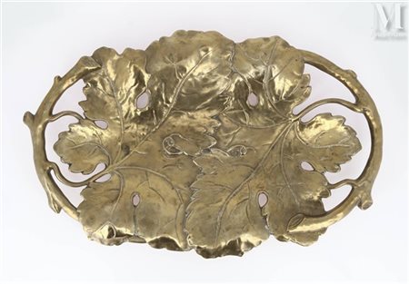 Vide-poche aux feuilles de vigne Large vide-poche en laiton doré figurant...