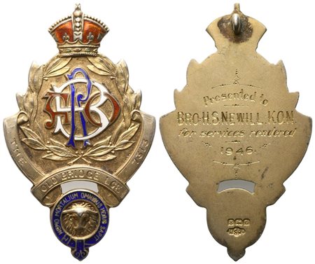  
Medaglia The Old Bridge Lge 7313, "Nemo Mortalium Omnibus Horis Sapit", 1946, AG E Smalti (39 x 65,2 mm) 
 