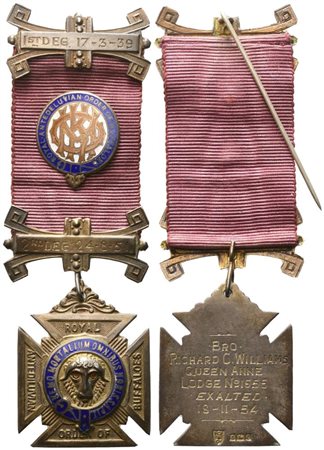  
Medaglia "Nemo Mortalium Omnibus Horis Sapit", Royal Antediluvian Order Of Buffaloes, 1ST BEG.17-3-39 / 2ND BEG.24-8-51, AG E Smalti (34 x 111,8 mm) 
 