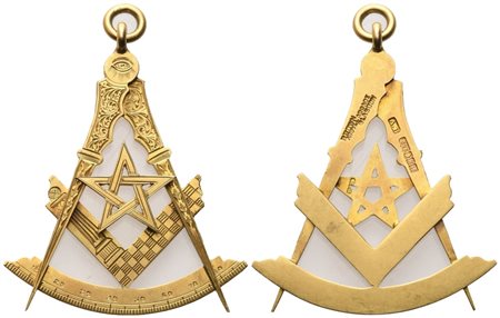  
Ciondolo In Oro con Squadra, Compasso, Semi-squadra E Stella A 5 Punte (44 x 56,7 mm) 
 