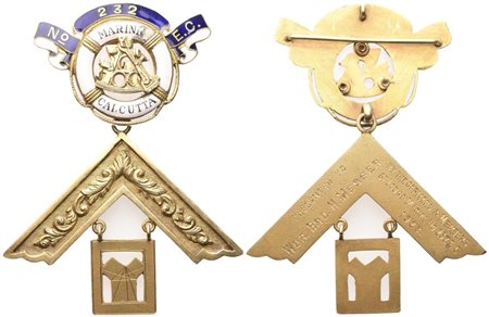  
Medaglia "MARINE CALCUTTA" N° 232 E. C., 1928, AU E Smalti (55,7 x 70 mm) 
 