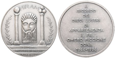  
Medaglia "HIRAM" G. O. I. Palazzo Giustiniani, A ricordo Dei Dieci Lustri Di Appartenenza Il Fr. Omero Piccione Dona 1944 - 1994 (35,2 mm) 
 