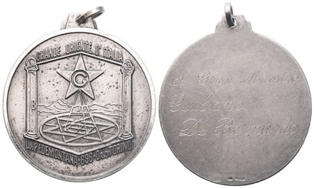  
Medaglia Grande Oriente d'Italia L. "Pedemontana" 696 Or. Di Torino "Al Gran Maestro Giuliano Di Bernardo", AG (36 mm) 
 