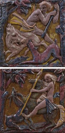 Importante coppia di placche in maiolica dipinta e lavorata a bassorilievo...