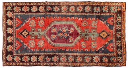 KARABAGH Caucaso meridionale (Reg. Azerbaijan)Di antica manifattura. 1920...