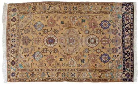 ANATOLIA Turchia centrale (Reg. Anatolia)Di vecchia manifattura.Cm. 198x127,...