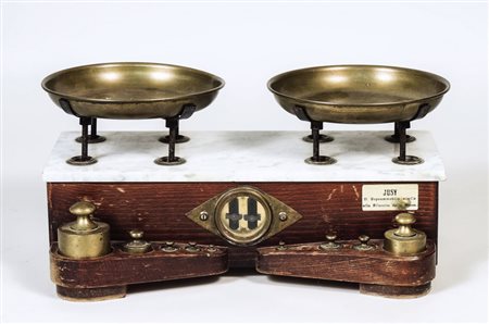 BILANCIA DA CUCINA IN LEGNO TENERO - SOFTWOOD AND MARBLE SCALE inizio del XX...