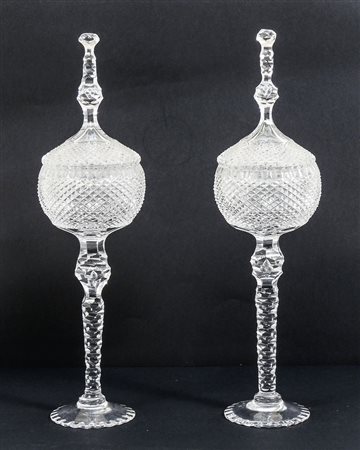 COPPIA DI ALTI VASI CON COPERCHIO IN CRISTALLO MOLATO - PAIR OF CUT CRYSTAL...
