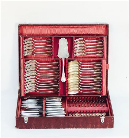 SERVITO DI POSATE IN ARGENTO - SILVER CUTLERY SET completo per dodici...