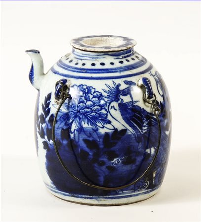 TEIERA IN PORCELLANA - PORCELAIN TEAPOT CINA, inizio del XX secolo - China,...