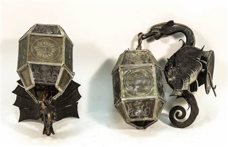 COPPIA DI LAMPADE DA MURO IN FERRO BATTUTO - PAIR OF WROUGHT IRON WALL LAMPS...