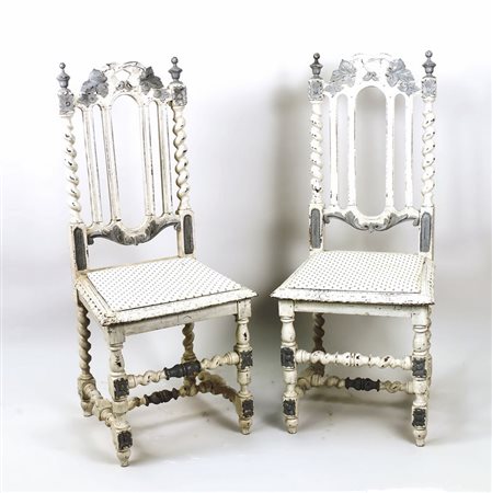 SERIE DI QUATTRO SEDIE IN LEGNO TENERO LACCATO BIANCO E GRIGIO - A SET OF...