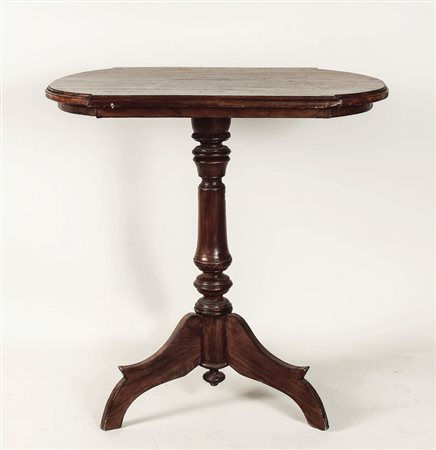 TAVOLINO IN NOCE - WALNUT TABLE piano sagomato, sostegno centrale tornito su...