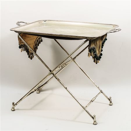 VASSOIO-TAVOLINO IN METALLO - METAL TRAY TABLE vassoio in metallo argentato...