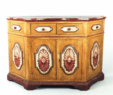 CREDENZA SCANTONATA IN LEGNO LACCATO - LACQUERED CABINET, dipinta con motivi...