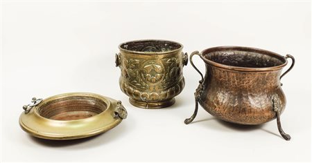 LOTTO DI OGGETTI IN RAME - COPPER LOT due fioriere ed un centrotavola (3)