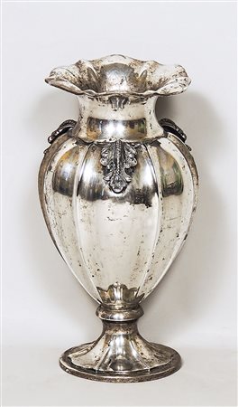 VASO A BALAUSTRO IN ARGENTO - SILVER BALUSTER VASE corpo decorato con foglie...