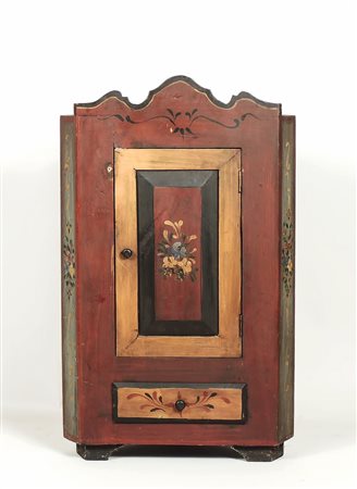 PICCOLO STIPO ANGOLARE - SMALL CORNER WALL CABINET in legno tenero dipinto,...