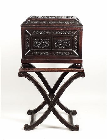 FORZIERE IN LEGNO EBANIZZATO - EBONIZED WOODEN TREASURE CHEST Toscana,...