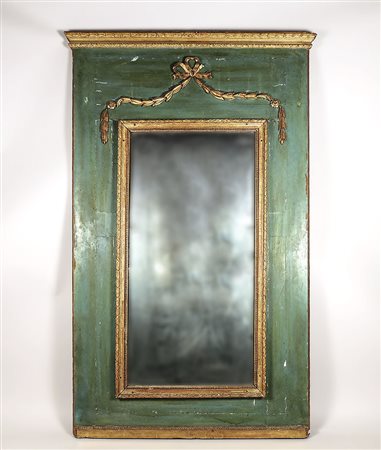 GRANDE CAMINIERA IN LEGNO LACCATO VERDE ED IN PARTE DORATO - GREEN LACQUERED...