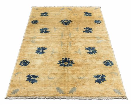 TAPPETO ZYGLER - ZYGLER RUG fondo giallo oro, campo con motivi floreali nei...