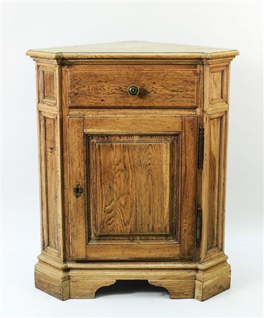 ANGOLIERA IN ROVERE - OAK CORNER CABINET angoli scantonati, fronte dritto ad...
