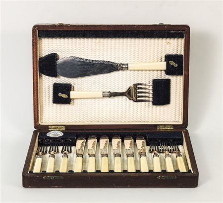 SERVITO DI POSATE DA PESCE IN SHEFFIELD E ARGENTO - SHEFFIELD, SILVER FISH...