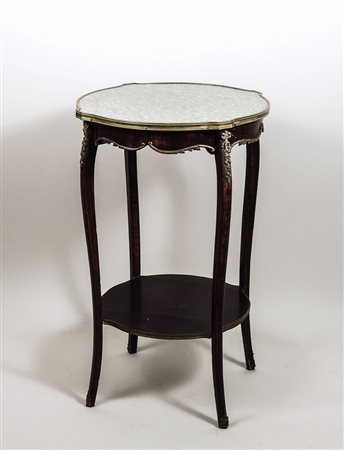 TAVOLINO IN NOCE - WALNUT COFFEE TABLE Francia, fine del XIX secolo - France,...